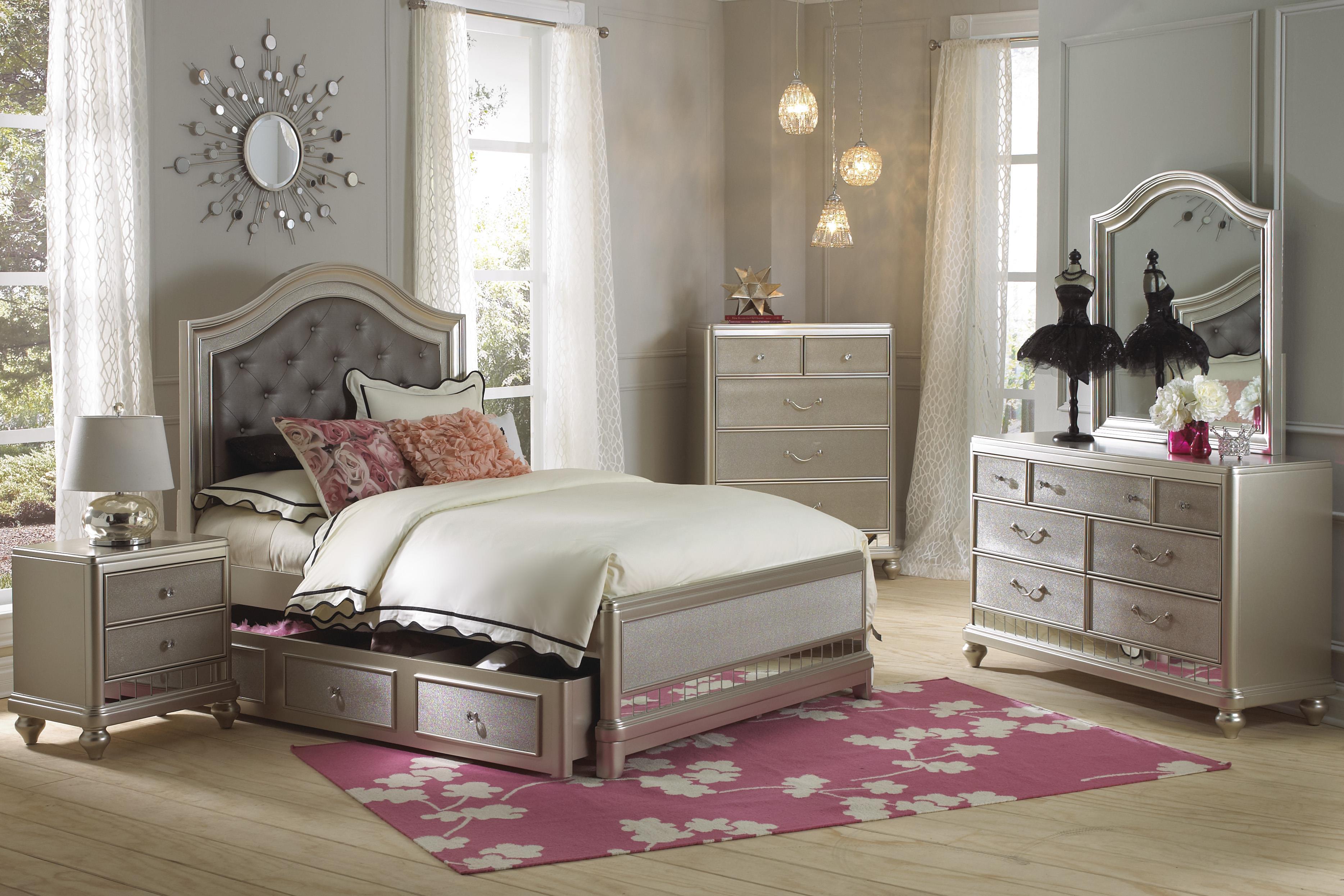 Lil Diva (8874) by Samuel Lawrence Adcock Furniture Samuel Lawrence